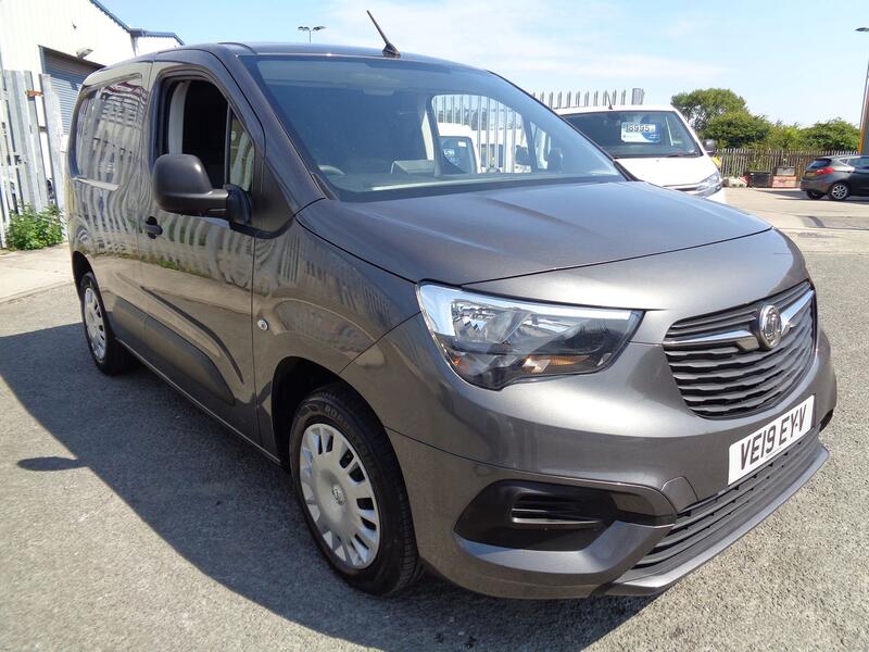 VAUXHALL COMBO 1.6 Turbo D 2000 Sportive 2019