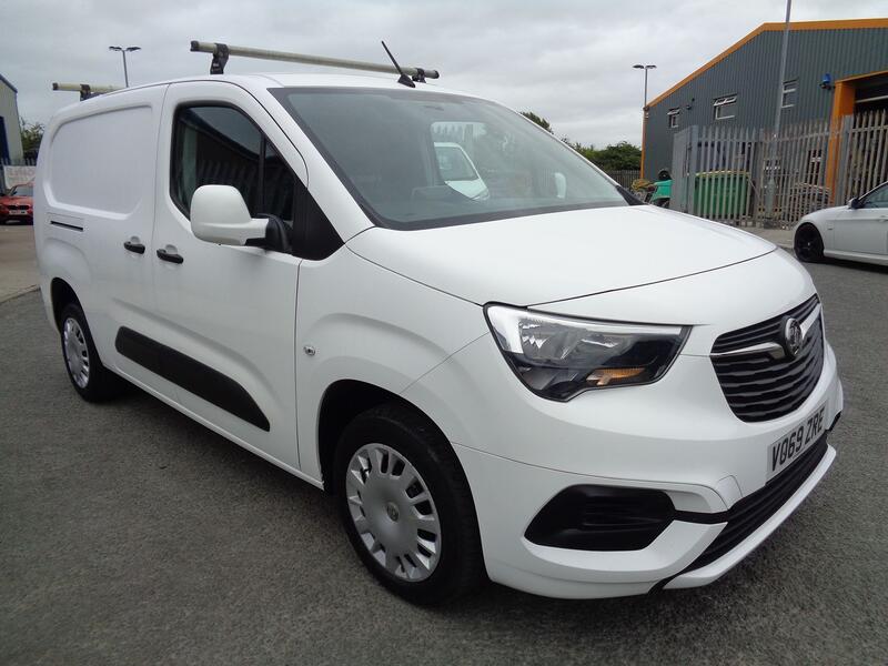 VAUXHALL COMBO 1.5 Turbo D 2300 Sportive 2019