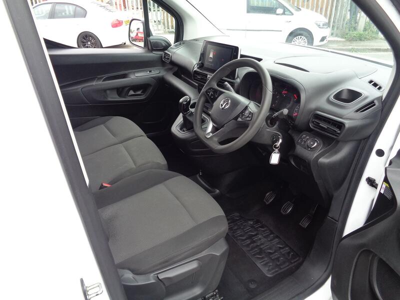 VAUXHALL COMBO 1.5 Turbo D 2300 Sportive 2019