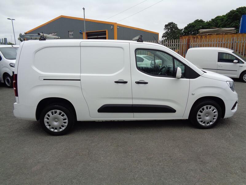 VAUXHALL COMBO 1.5 Turbo D 2300 Sportive 2019