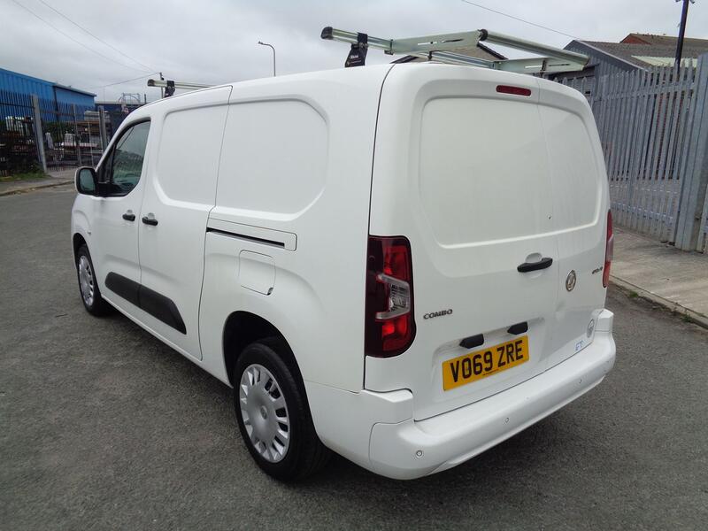 VAUXHALL COMBO 1.5 Turbo D 2300 Sportive 2019