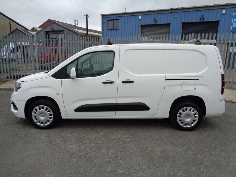 VAUXHALL COMBO 1.5 Turbo D 2300 Sportive 2019