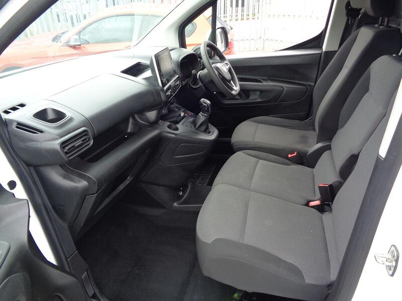 VAUXHALL COMBO 1.5 Turbo D 2300 Sportive 2019