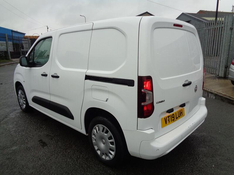 VAUXHALL COMBO 1.6 Turbo D 2000 Sportive 2019