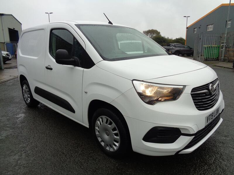 VAUXHALL COMBO 1.6 Turbo D 2000 Sportive 2019