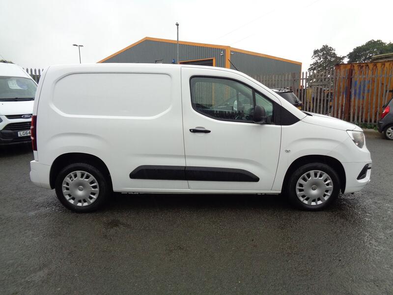 VAUXHALL COMBO 1.6 Turbo D 2000 Sportive 2019